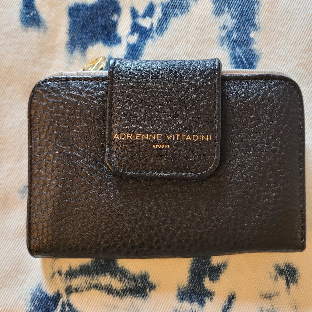 Adrienne Vittadini black wallet
